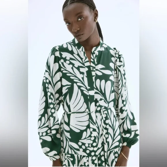 H&M Green and White Leaf Print Long Sleeve Dress Puff-Sleeve - Picture 5 of 12